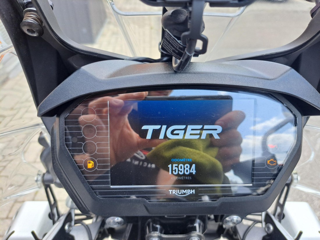 1000061884