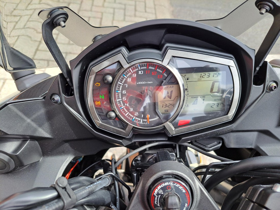 1000065779